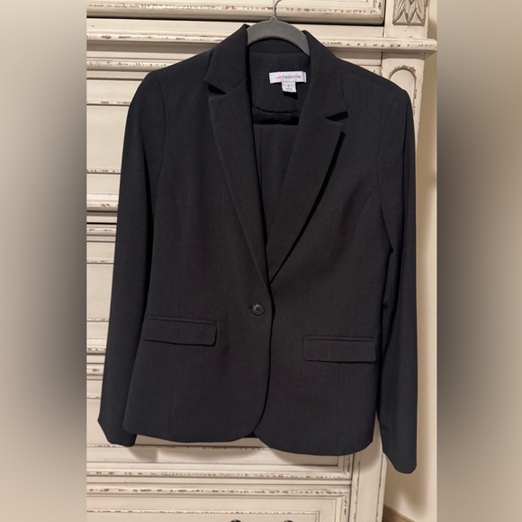 Suit - Picture 1 of 1